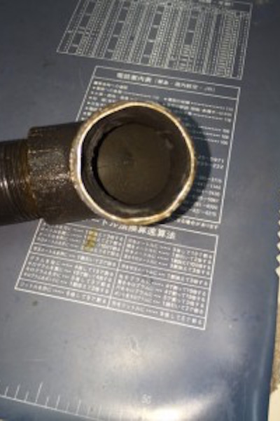 配管剥離施工事例_剥離後の配管内部